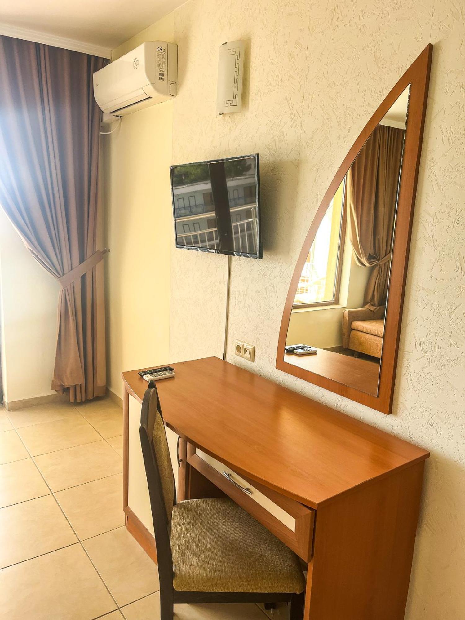 Hostel Malibu Sluneční pobřeží Exteriér fotografie