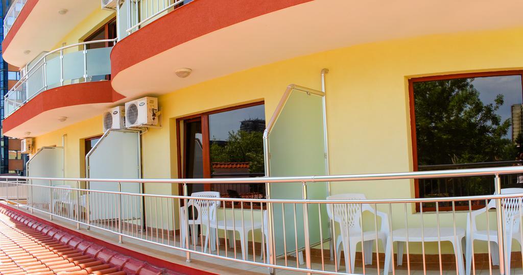 Hostel Malibu Sluneční pobřeží Exteriér fotografie